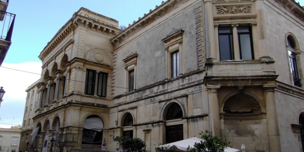 Riapre Il Teatro Comunale Di Siracusa Il Sipario Si Alza Dopo Anni