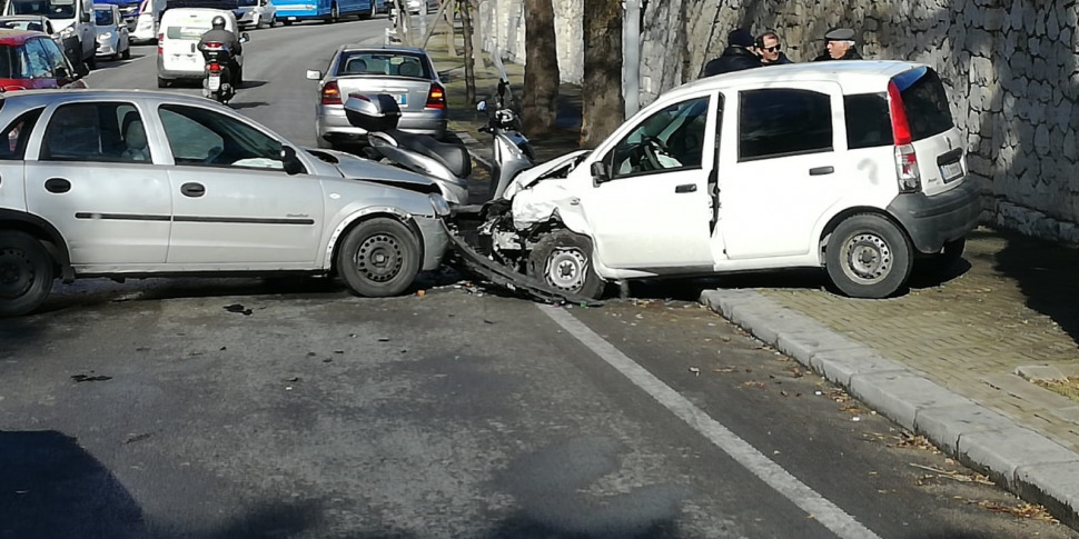 Incidente In Via Messina Marine A Palermo Traffico In Tilt Giornale