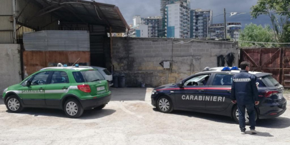 Palermo Sequestrata Un Autocarrozzeria Abusiva Sulle Sponde Del Fiume