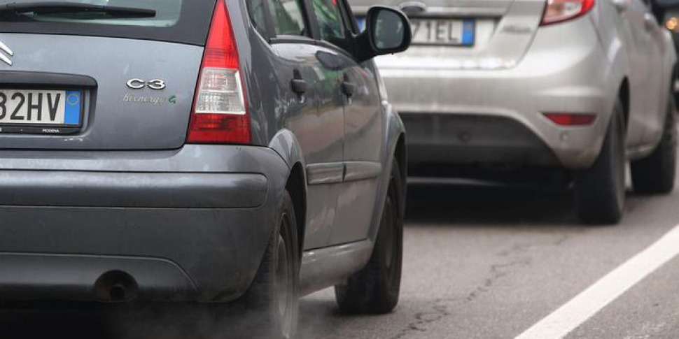 Smog Da Domani Revocate In E R Le Limitazioni Al Traffico Giornale