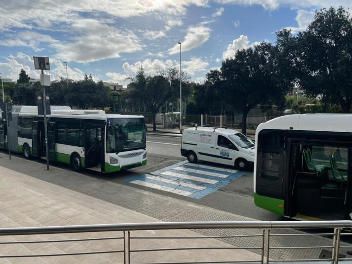 Arrivano A Cagliari I Bus Del Ctm Da 18 Metri Full Hybrid Giornale Di