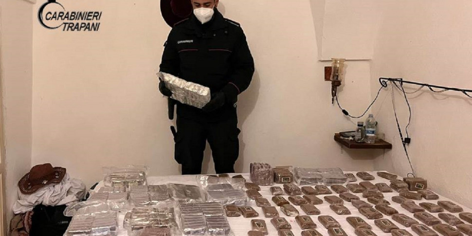 Pantelleria Sequestro Record Di Hashish Kg Tre Arrestati Fra