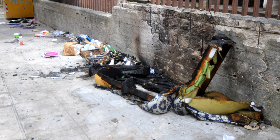 Palermo Salta La Raccolta Dei Rifiuti E Allo Zen La Spazzatura Viene