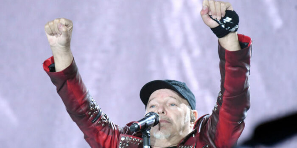 Vasco Rossi Contro Salvini Il Rocker Commenta Le Norme Del Codice