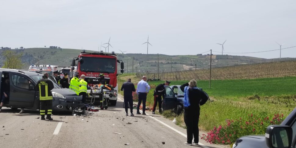 Sambuca Scontro Fra Due Auto Sulla Palermo Sciacca Un Morto E Quattro