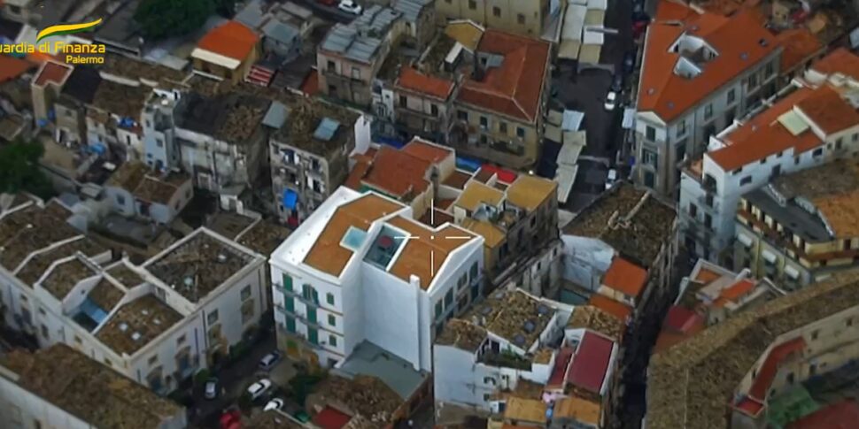 Palermo La Mafia Decideva I Luoghi Di Vendita Del Pane In Strada E Le