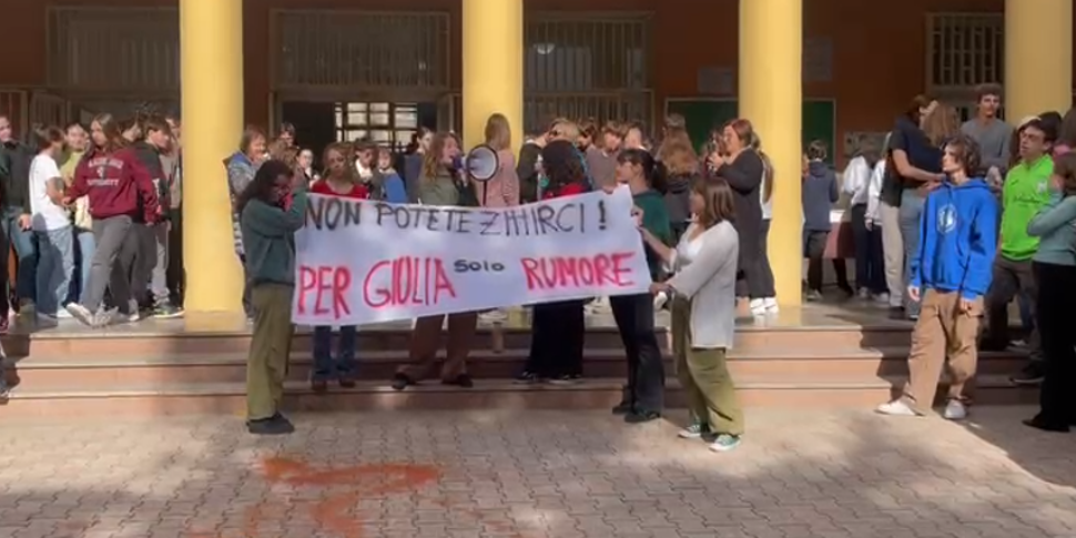 Palermo Al Liceo Umberto No Al Minuto Di Silenzio Per Giulia Non