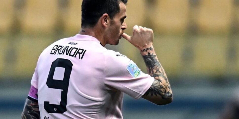 Palermo capitan Brunori diventa papà la dedica alla moglie dopo i gol