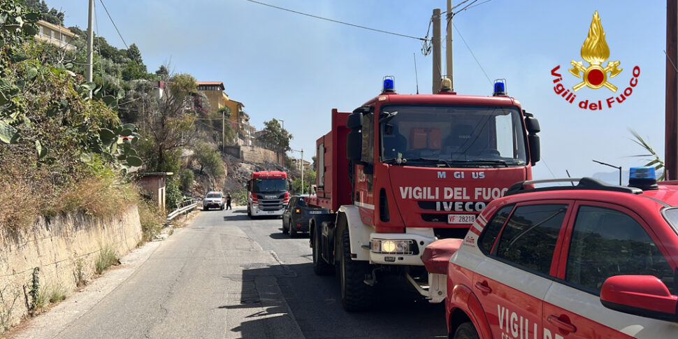 Roghi Nel Palermitano Individuato Uno Degli Incendiari Giornale Di