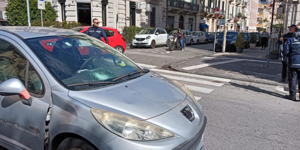 Messina Donna Di Anni Investita Da Un Auto Mentre Attraversa La