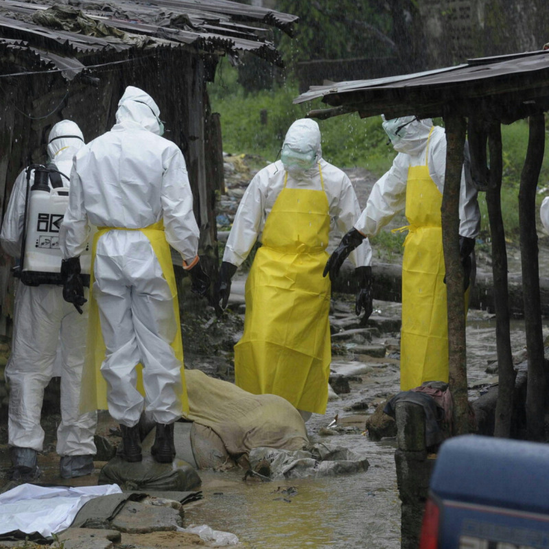 Ebola, i medici e i volontari