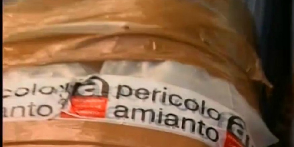 https://assets.gds.it/2015/01/Amianto-970x485.jpg