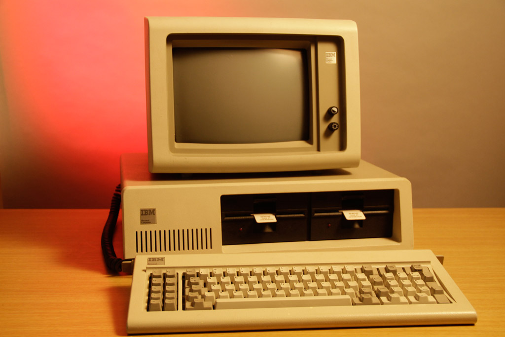 Как назывался 1 персональный компьютер. Модель IBM PC 5150.. Первый персональный компьютер IBM 5150. IBM компьютер 1981. Первый компьютер IBM 1981.