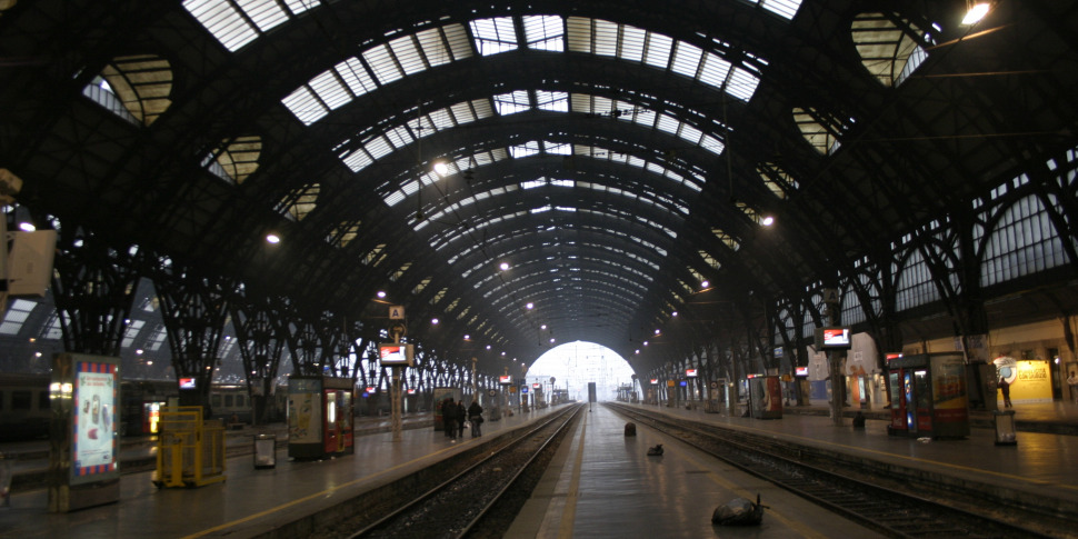 https://assets.gds.it/2015/04/Stazione-Centrale-di-Milano-970x485.jpg