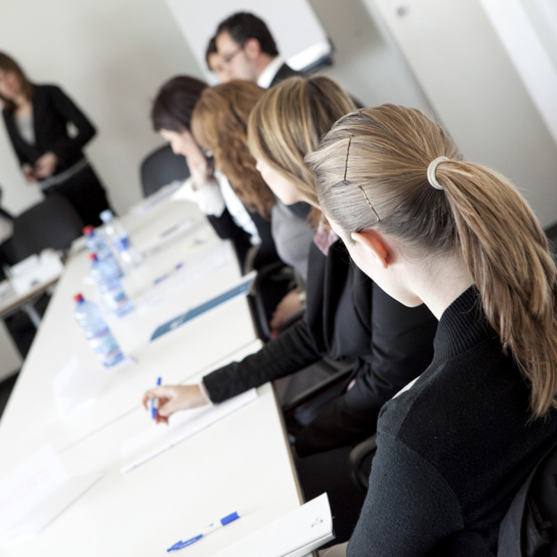 L'assessore regionale al lavoro Bruno Caruso ed il dirigente Anna Rosa Corsello