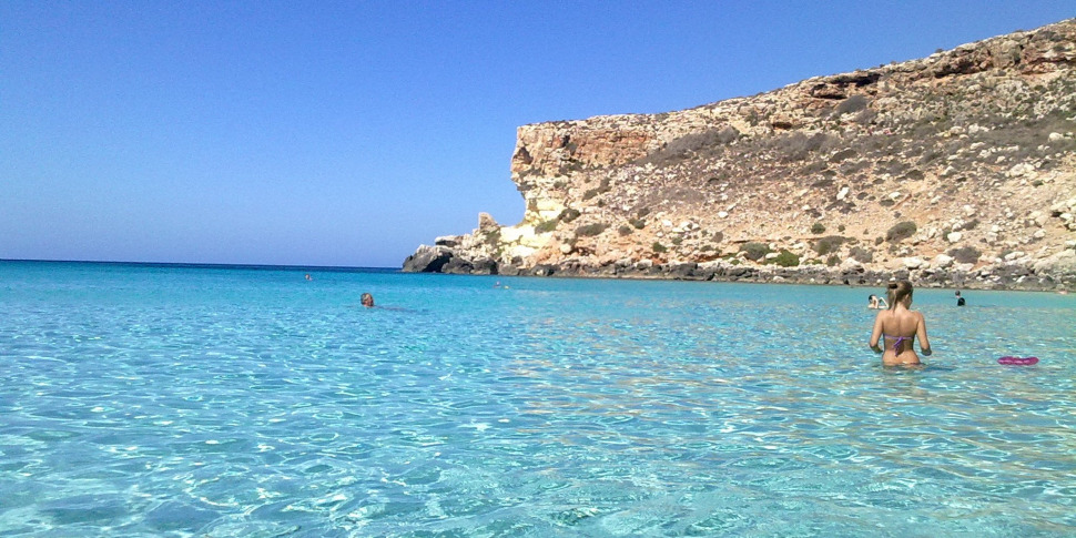 Lampedusa e Linosa: vietato sbarcare in auto, ma solo ad agosto ...
