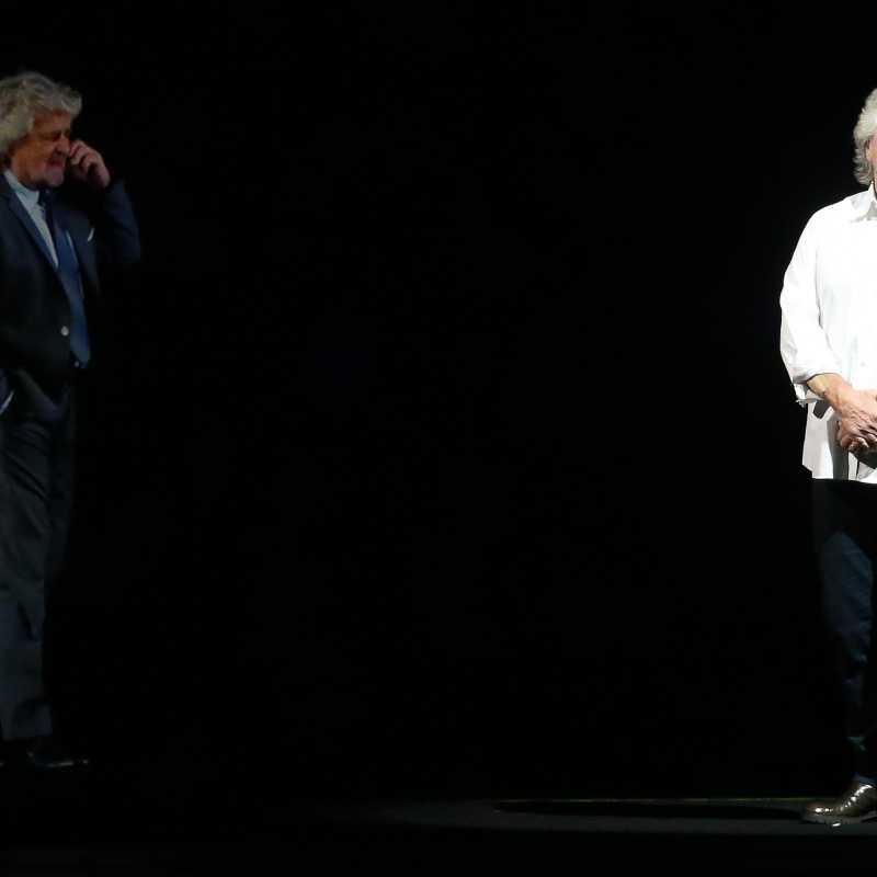Beppe Grillo a teatro a Milano