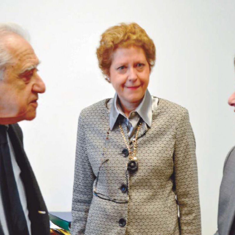 Il linguista Francesco Sabatini con le professoresse Iole Ciaccio e Maria Greco che lo hanno invitato a Palermo