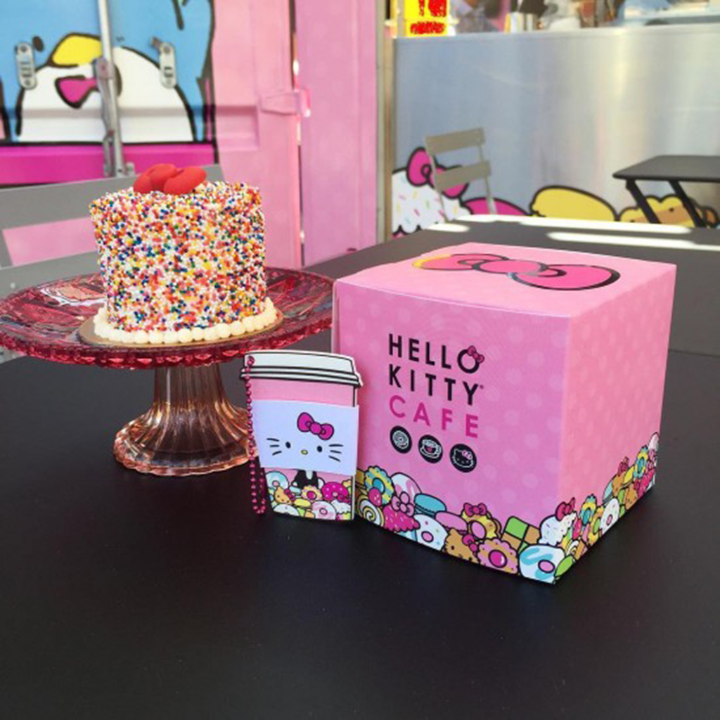 Inaugura il primo Hello Kitty Cafè negli Stati Uniti: le foto - Giornale di  Sicilia