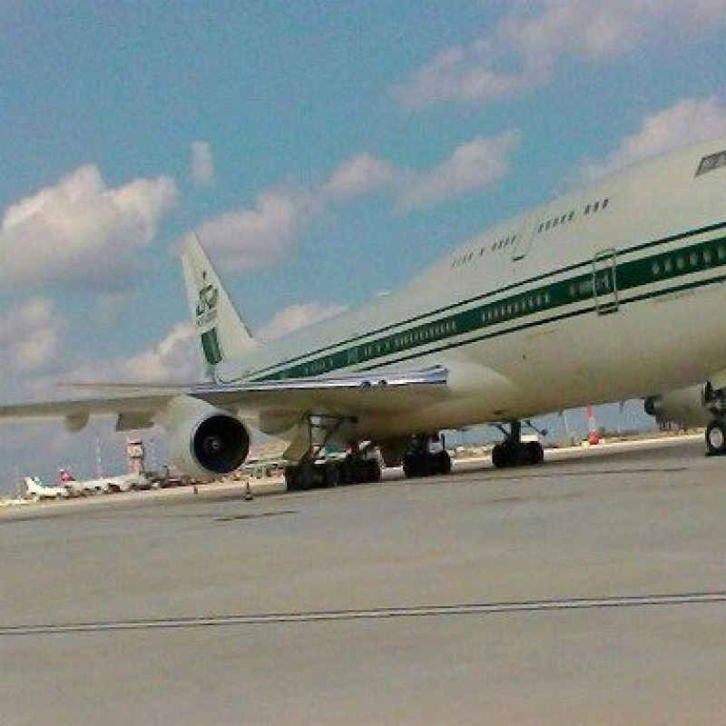 Il Boeing 747-400 arabo (dal profilo Twitter dell'aeroporto di Palermo)