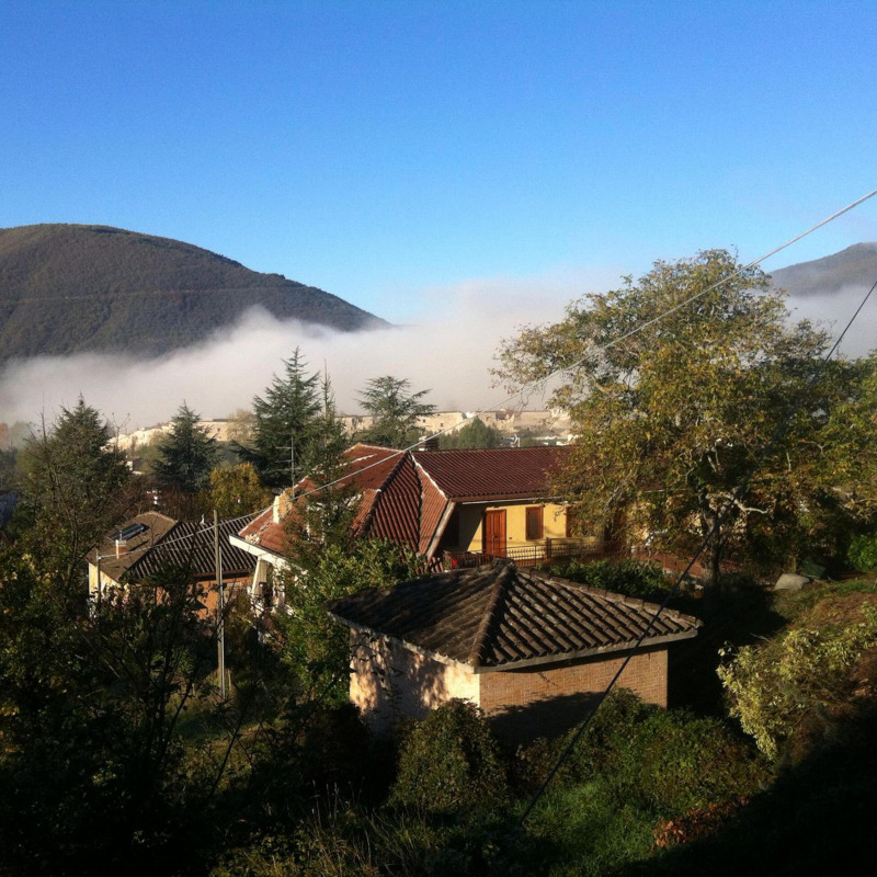 La nuvola di polvere causata dai nuovi crolli a Norcia - Fonte Ansa