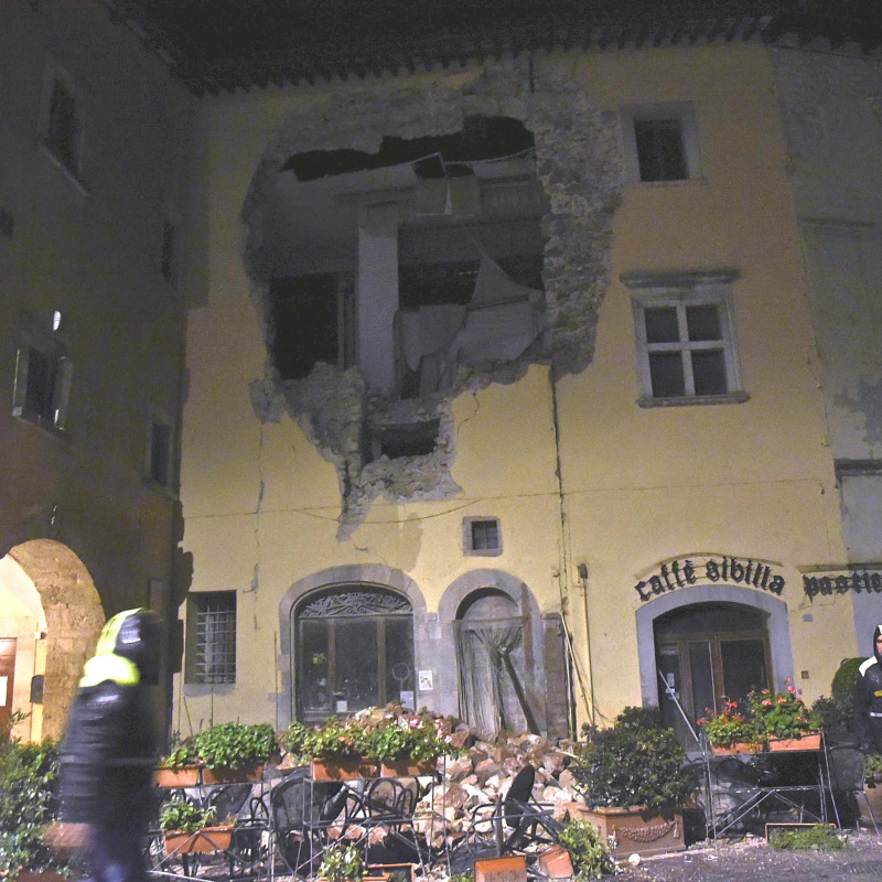 Il centro di Visso danneggiato dopo le scosse del terremoto