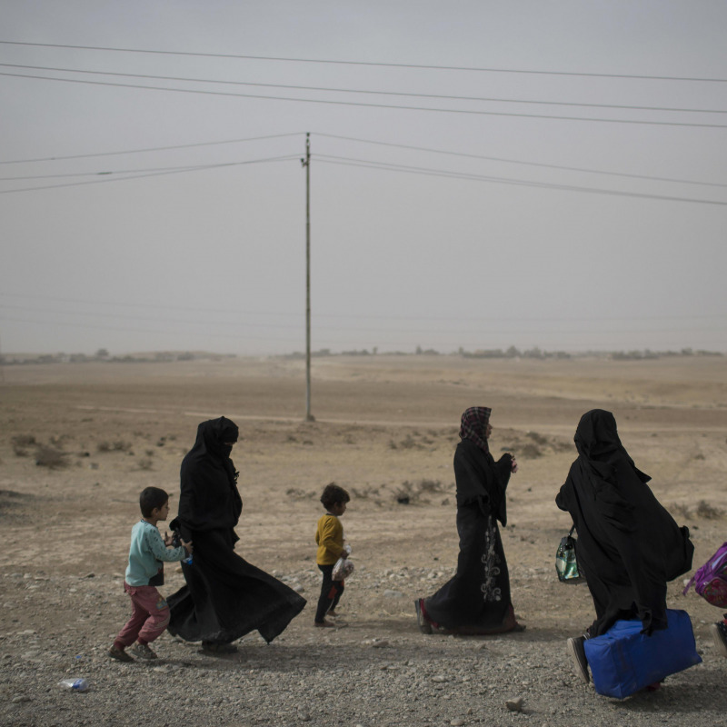 Civili in fuga da Mosul - Fonte Ansa