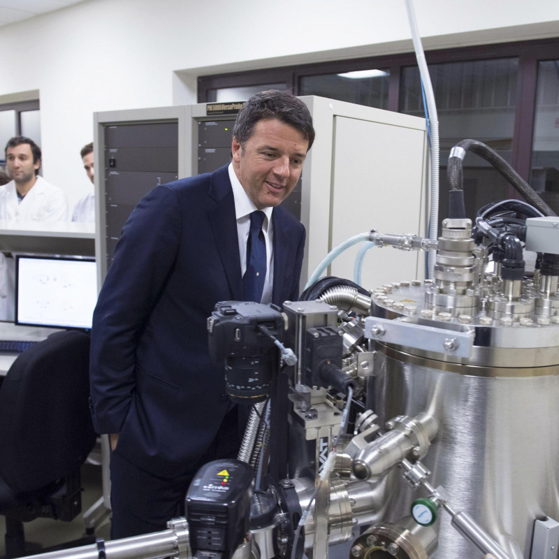 Un momento della visita di Renzi per l'inaugurazione delle Torri biologiche Latteri a Catania