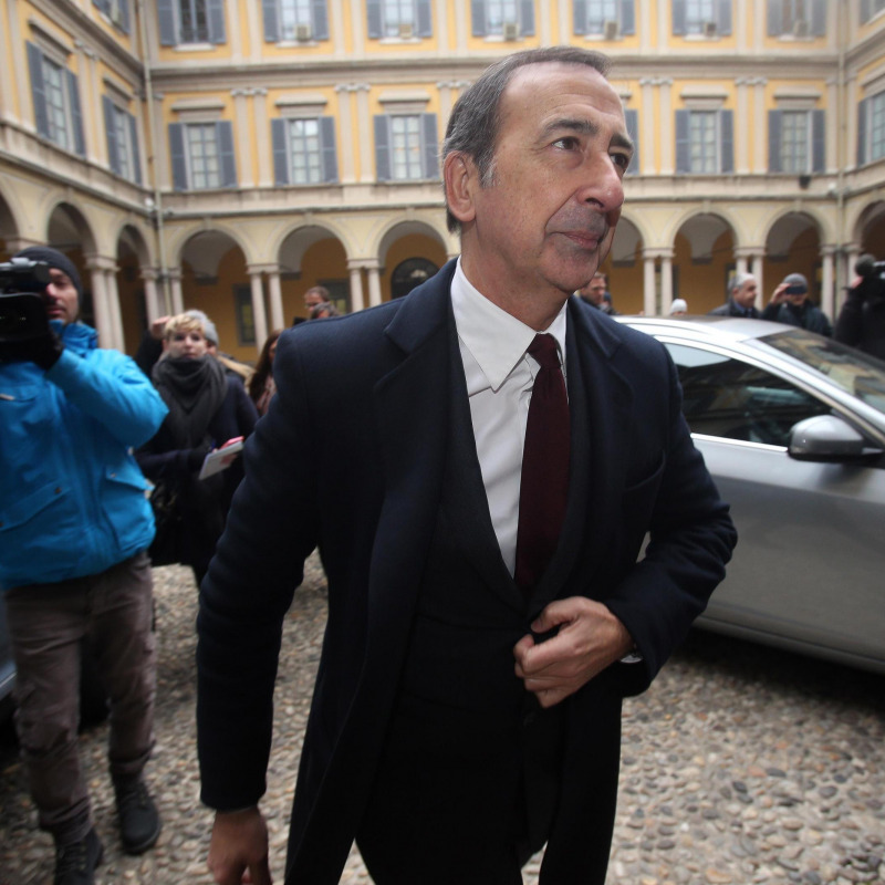 Il sindaco di Milano Giuseppe Sala arriva in Prefettura per l'autosospensione