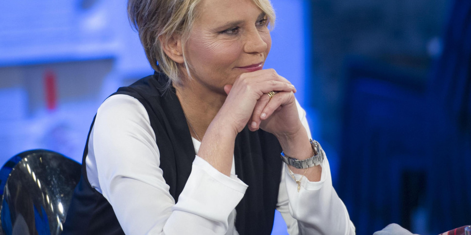 https://assets.gds.it/2017/01/MARIA-DE-FILIPPI1-970x485.jpg