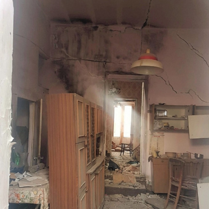 L'interno dell'edificio crollato in via Romagna a Ravanusa
