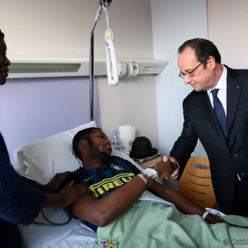 Francois Hollande in visita da Theo