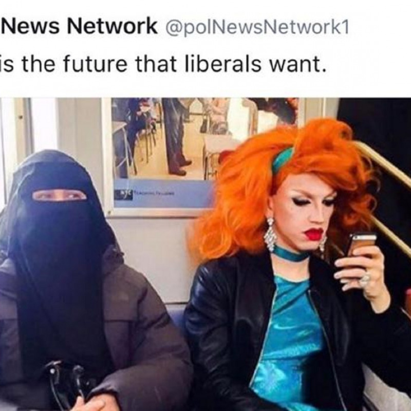 La donna col niqab e la drag queen: la foto in metro che divide l'America