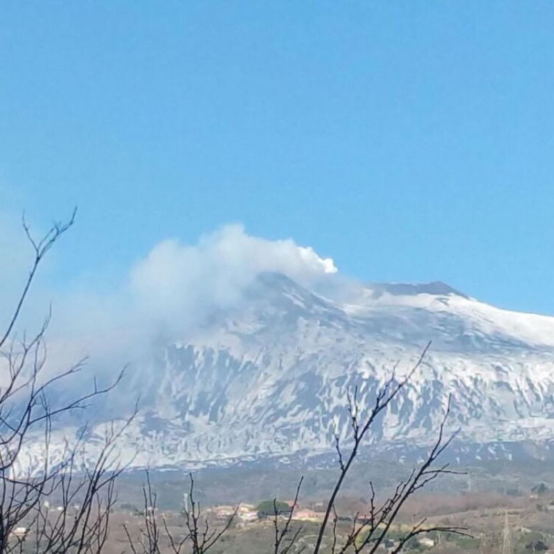 Il vulcano visto da Giarre (Foto Pafumi)