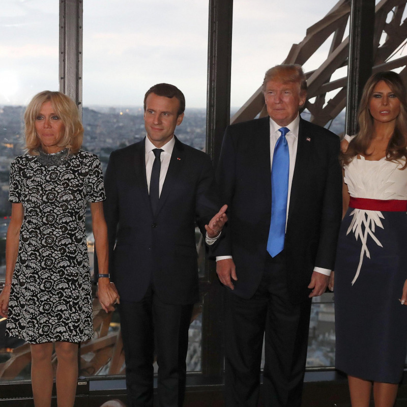 Macron e Trump con le rispettive mogli
