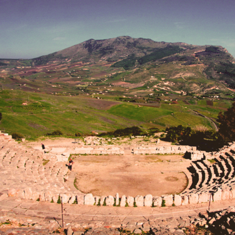 Il Teatro Antico di Segesta dove alle 19.15 andrà in scena lo spettacolo “Le Supplici ovvero figlie d'Egitto”