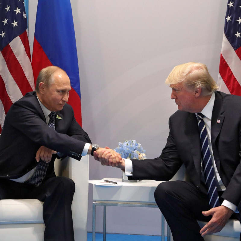 G20 ad Amburgo, stretta di mano fra Donald Trump e Vladimir Putin - Ansa