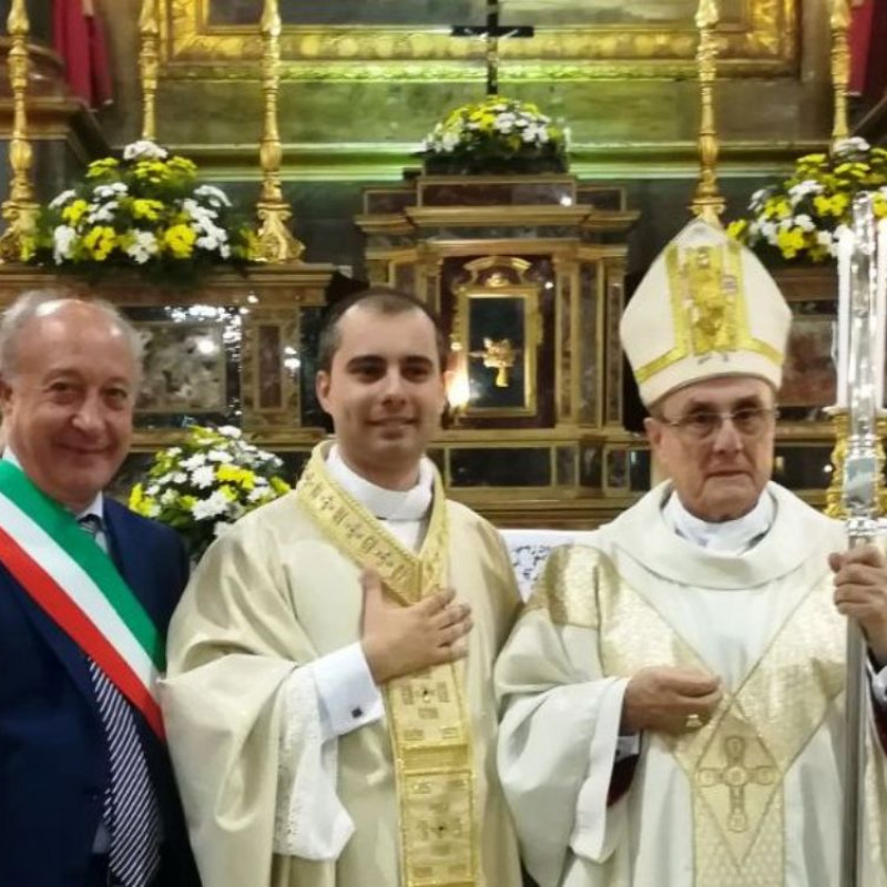 Il sindaco, il parroco e il vescovo (foto da comune.marsala.tp.it)