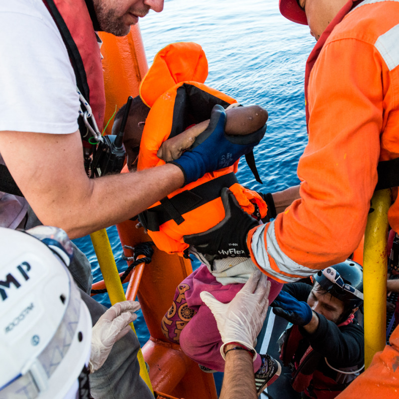 Durante il soccorso in mare di Sos Mediterranee