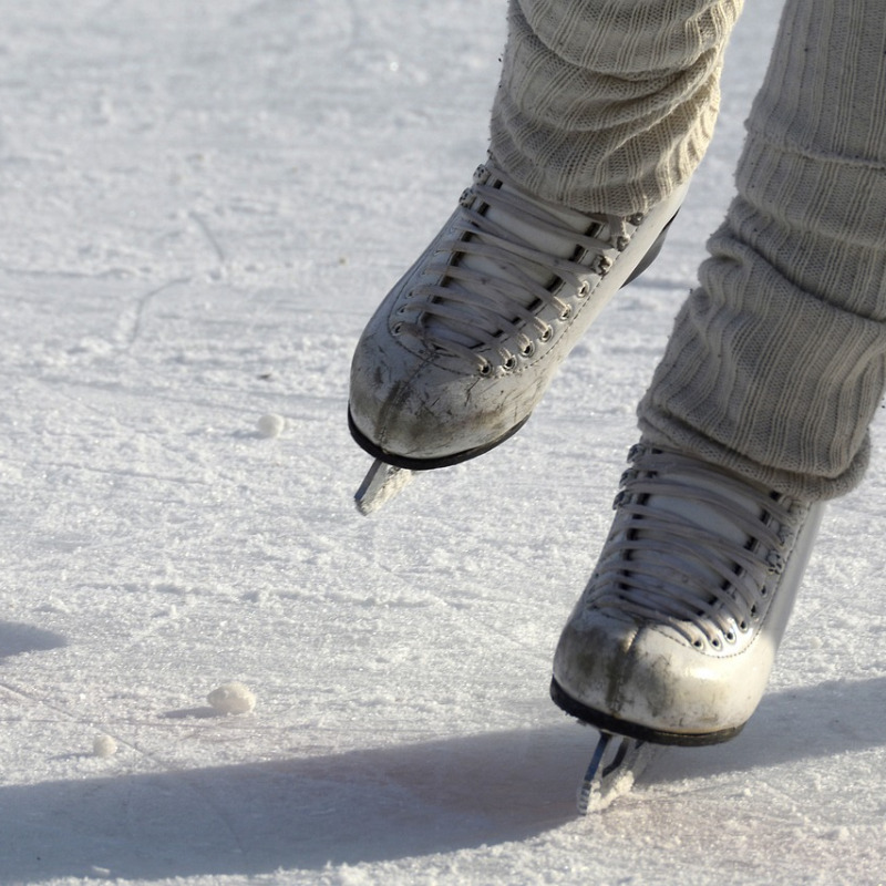 Fino al 14 gennaio pista di pattinaggio sul ghiaccio al Giardino Inglese e villa Filippina