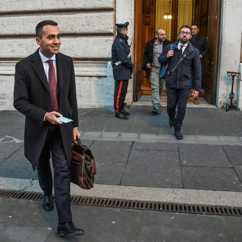 Il candidato premier M5S Luigi Di Maio esce da Montecitorio