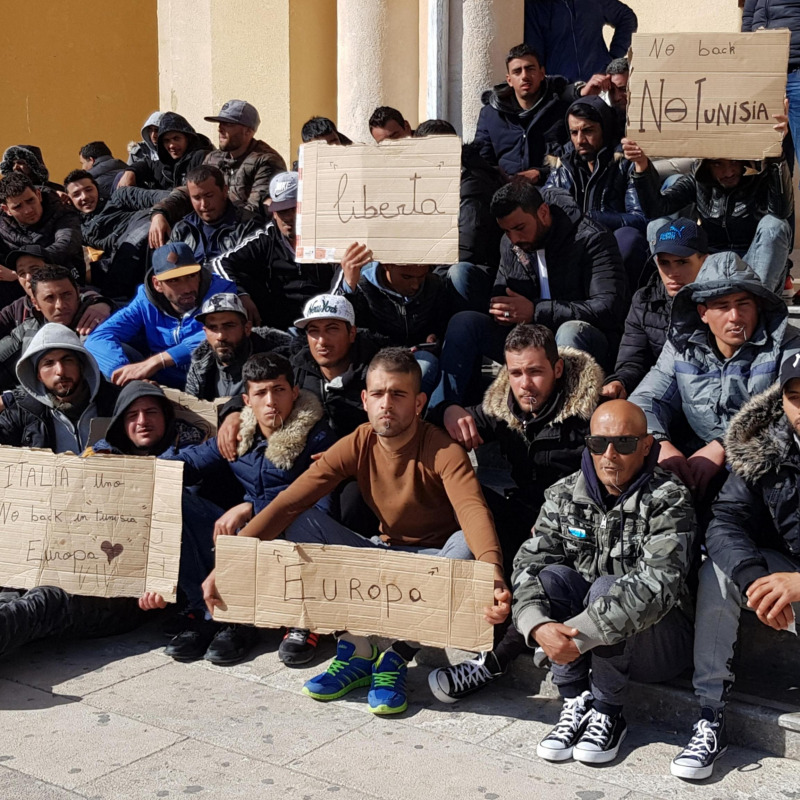 Protesta di migranti a Lampedusa