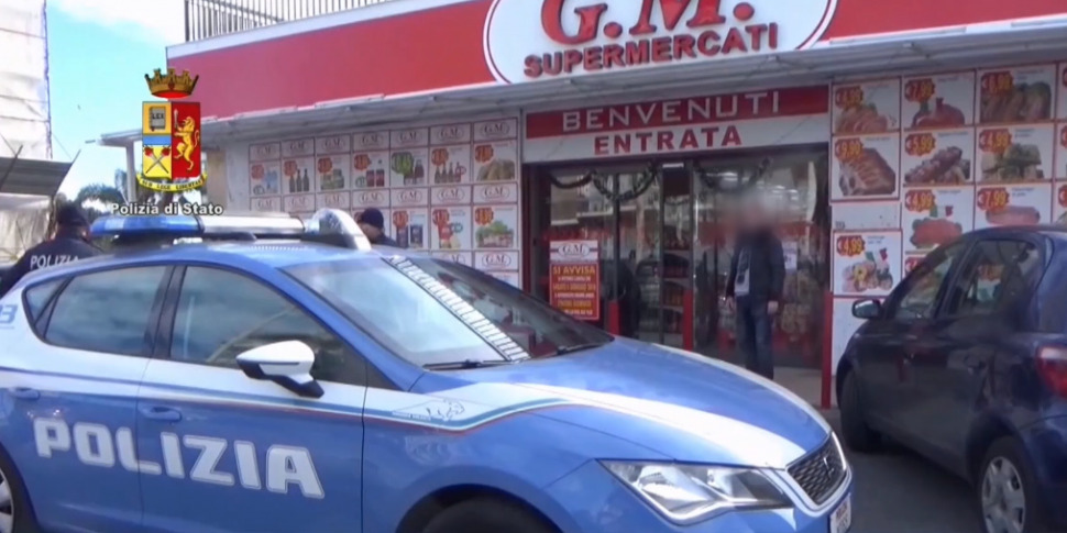 Le Mani Della Mafia Sui Supermercati Sequestro Da Milioni A Catania Sigilli A Punti