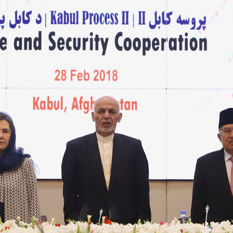 Il presidente Ashraf Ghani (al centro)