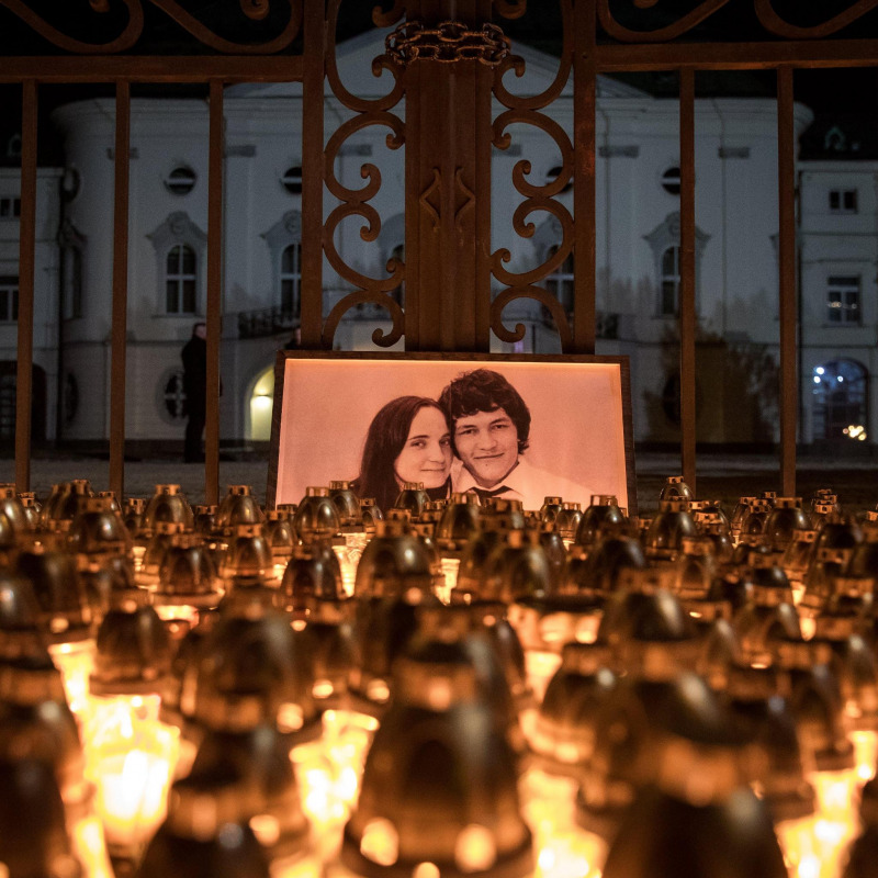 Lumini in onore del reporter ucciso in Slovacchia, Jan Kuciak