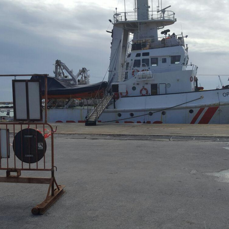 La Open Arms della Ong spagnola Proactiva sequestrata nel porto di Pozzallo