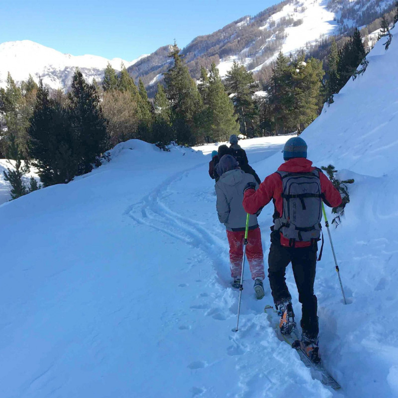 Migranti soccorsi da alpini sulla neve mentre tentano di raggiungere la Francia - Archivio