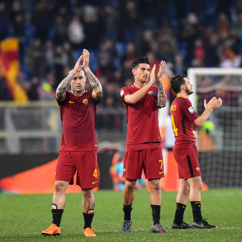 Roma's players celebrate at the end of the Italian Serie A soccer match AS Roma vs Torino FC at Olimpico stadium in Rome, Italy, 09 March 2018.ANSA/ALESSANDRO DI MEO