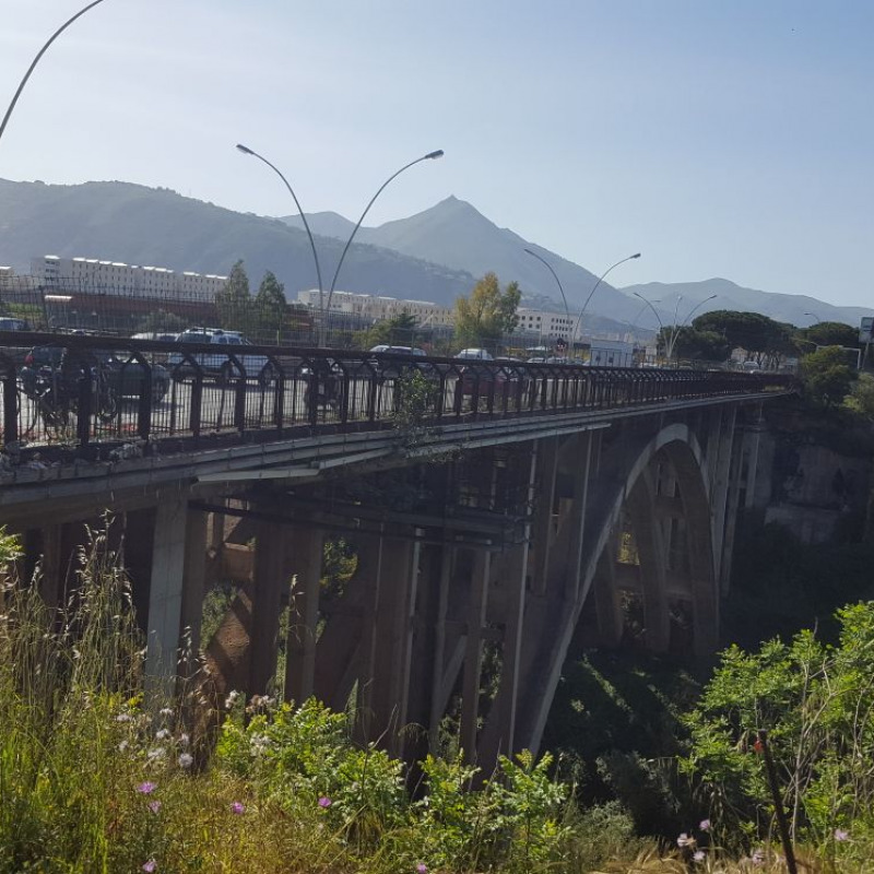 Il Ponte Corleone, in viale Regione Siciliana, Palermo - Foto di Michele Sardo