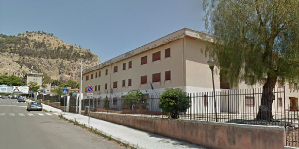 Docente picchiato dal padre di un alunna a Palermo ricoverato con